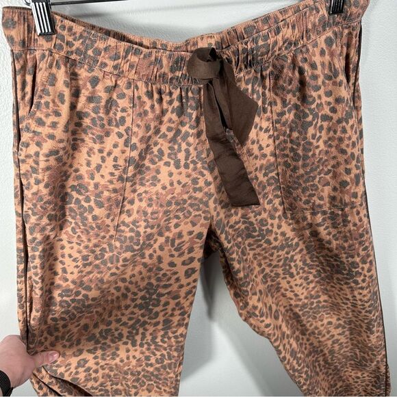 Aerie Leopard Print Flannel Pajama Pant Size Medium Long Casual Comfy Cozy Chic - Picture 6 of 16